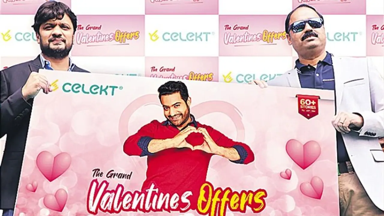 వాలంటైన్స్‌ డే ఆఫర్... అతి తక్కువ ధరకే స్మార్ట్ ఫోన్లు, టీవీలు....