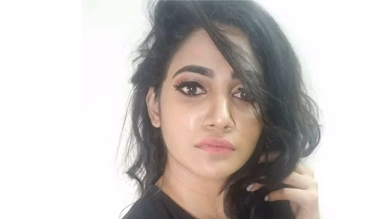 லாஸ்லியாவை பார்த்து மிரளும் பெரிய பெரிய நடிகைகள்: கிறுகிறு கோடம்பாக்கம் லாஸ்லியாவை பார்த்து மிரளும் பெரிய பெரிய நடிகைகள்: கிறுகிறு கோடம்பாக்கம்