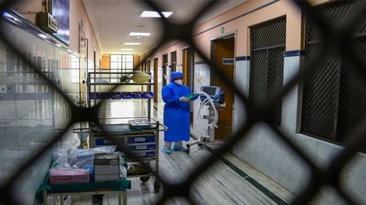 बैंकॉक दिल्ली की फ्लाइट में सवार यात्री को कोरोनावायरस के संदेह में रखा गया अलग : स्पाइसजेट बैंकॉक दिल्ली की फ्लाइट में सवार यात्री को कोरोनावायरस के संदेह में रखा गया अलग : स्पाइसजेट