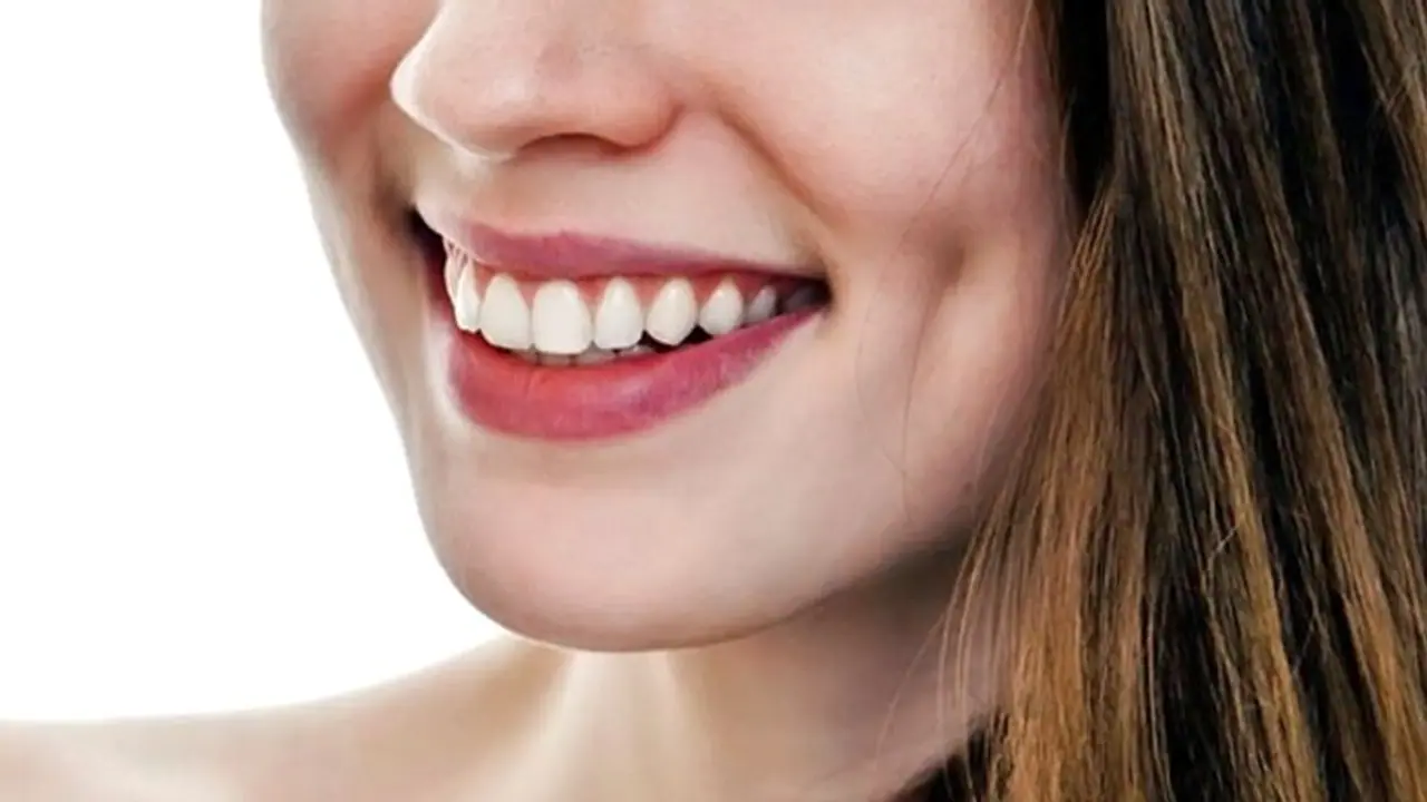 जिन लड़कियों के गाल पर होते हैं डिम्पल, वो होती हैं किस्मत वाली जिन लड़कियों के गाल पर होते हैं डिम्पल, वो होती हैं किस्मत वाली