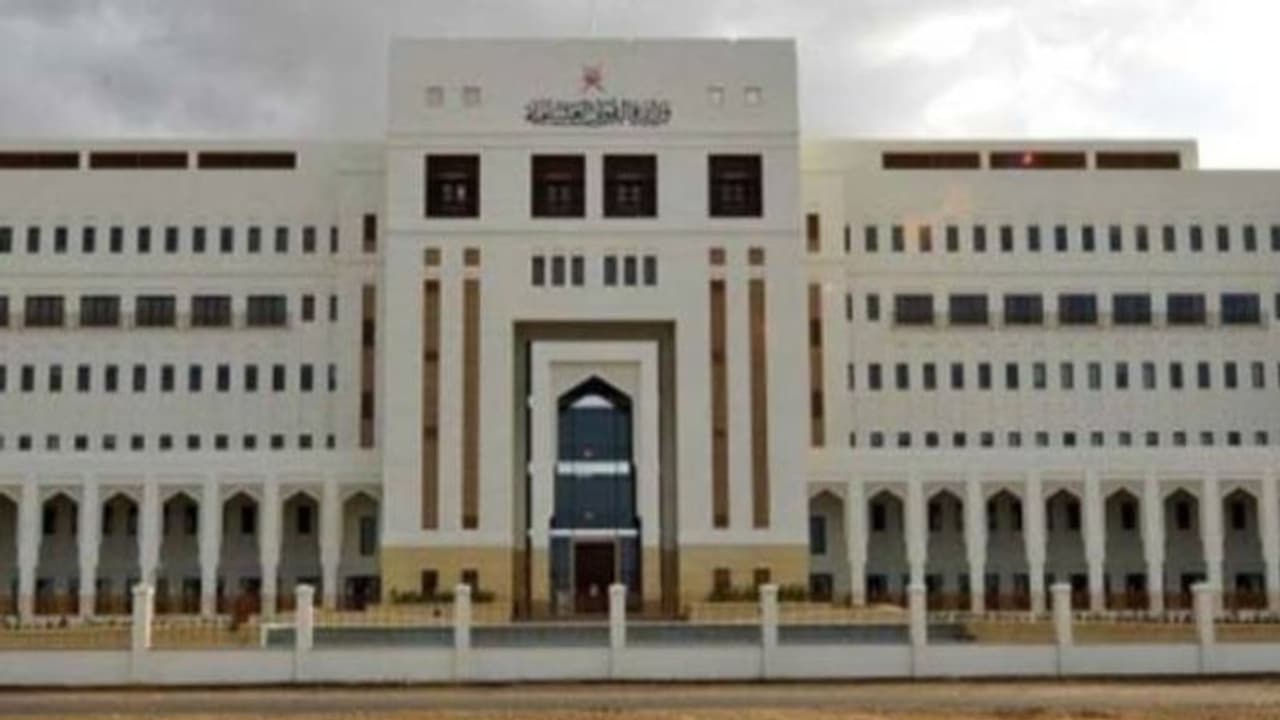 ഒരു തസ്തികയിൽ കൂടി പ്രവാസികൾക്ക് വിലക്ക്; ഇപ്പോഴുള്ളവർ ഏപ്രിൽ 30നകം രാജ്യം വിടണം ഒരു തസ്തികയിൽ കൂടി പ്രവാസികൾക്ക് വിലക്ക്; ഇപ്പോഴുള്ളവർ ഏപ്രിൽ 30നകം രാജ്യം വിടണം