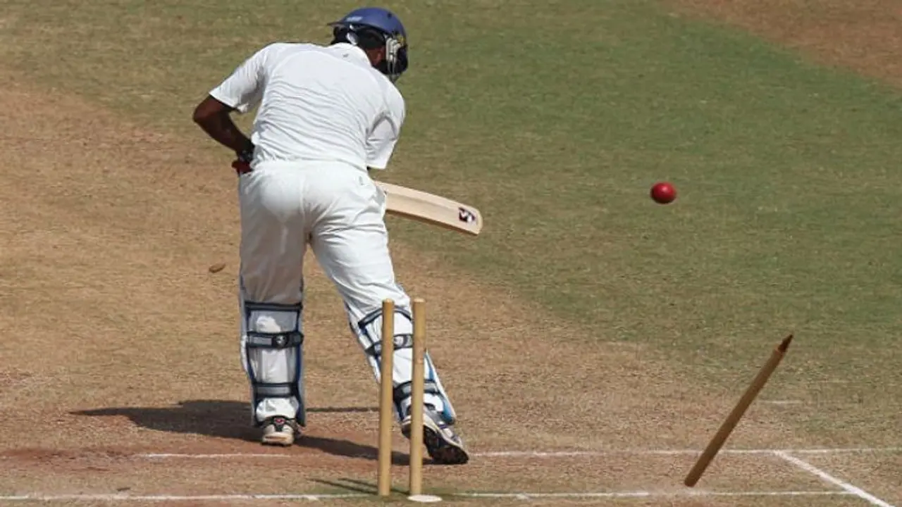 ರಣಜಿ ಟ್ರೋಫಿ ಫೈನಲ್: ಬಂಗಾಳಕ್ಕೆ ಮೊದಲ ದಿನದ ಗೌರವ ರಣಜಿ ಟ್ರೋಫಿ ಫೈನಲ್: ಬಂಗಾಳಕ್ಕೆ ಮೊದಲ ದಿನದ ಗೌರವ