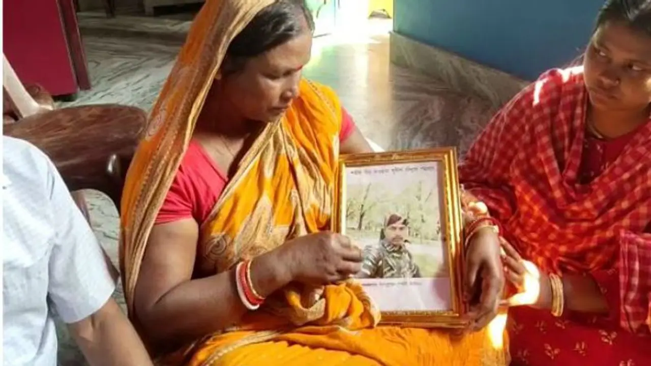 ভ্যালেন্টাইন্স ডে নয়, নদিয়ার হাঁসপুকুরিয়া গ্রামে আজ কালো দিন ভ্যালেন্টাইন্স ডে নয়, নদিয়ার হাঁসপুকুরিয়া গ্রামে আজ কালো দিন