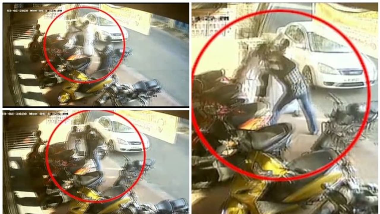 യൂത്ത് കോൺഗ്രസ് പ്രാദേശിക നേതാവിനെ മര്ദ്ദിച്ച് ഡിസിസി നേതാവ്; പ്രകോപനം ബാങ്ക് അഴിമതി പുറത്തെത്തിച്ചത് വീഡിയോ യൂത്ത് കോൺഗ്രസ് പ്രാദേശിക നേതാവിനെ മര്ദ്ദിച്ച് ഡിസിസി നേതാവ്; പ്രകോപനം ബാങ്ക് അഴിമതി പുറത്തെത്തിച്ചത് വീഡിയോ