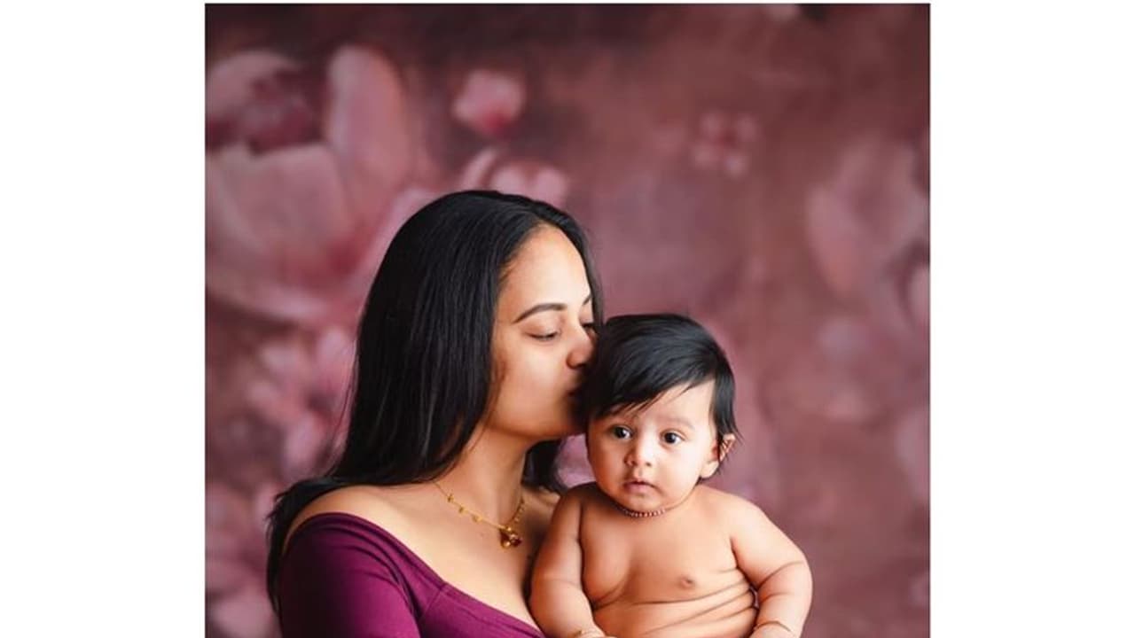 ஒரு வயது கூட ஆகாமல் நீச்சல் பழகும் சுஜா வருணியின் குழந்தை! அப்பப்பா செம்ம கியூட்! ஒரு வயது கூட ஆகாமல் நீச்சல் பழகும் சுஜா வருணியின் குழந்தை! அப்பப்பா செம்ம கியூட்!