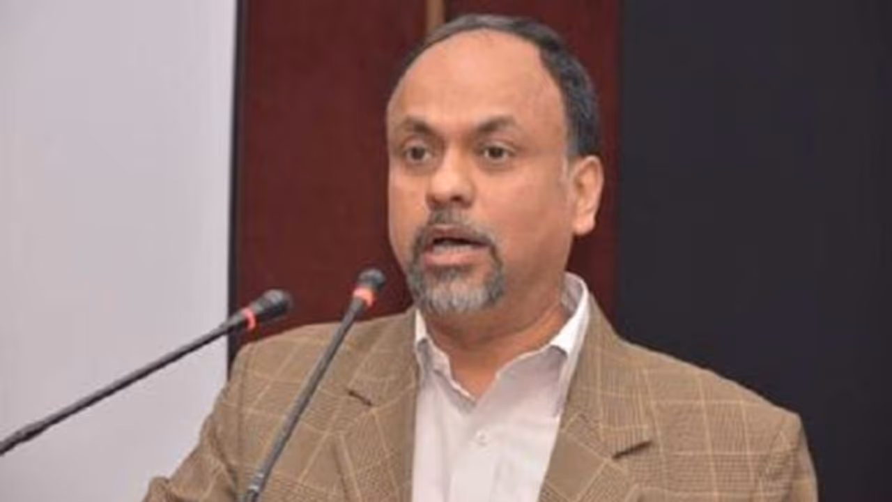 മുതിര്ന്ന ഐഎഎസ് ഉദ്യോഗസ്ഥന് ദെബാശിഷ് പാണ്ഡ പുതിയ ഫിനാന്സ് സെക്രട്ടറി മുതിര്ന്ന ഐഎഎസ് ഉദ്യോഗസ്ഥന് ദെബാശിഷ് പാണ്ഡ പുതിയ ഫിനാന്സ് സെക്രട്ടറി