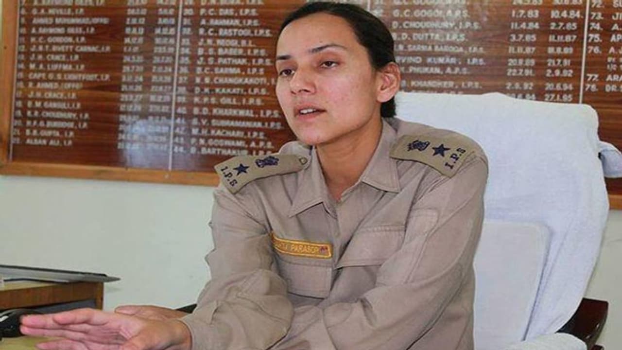 সেরার সম্মান অসমের লৌহ মানবীকে, সন্ত্রাস দমনে গুরুত্বপূর্ণ ভূমিকা ছিল সংযুক্তা পরাশরের সেরার সম্মান অসমের লৌহ মানবীকে, সন্ত্রাস দমনে গুরুত্বপূর্ণ ভূমিকা ছিল সংযুক্তা পরাশরের