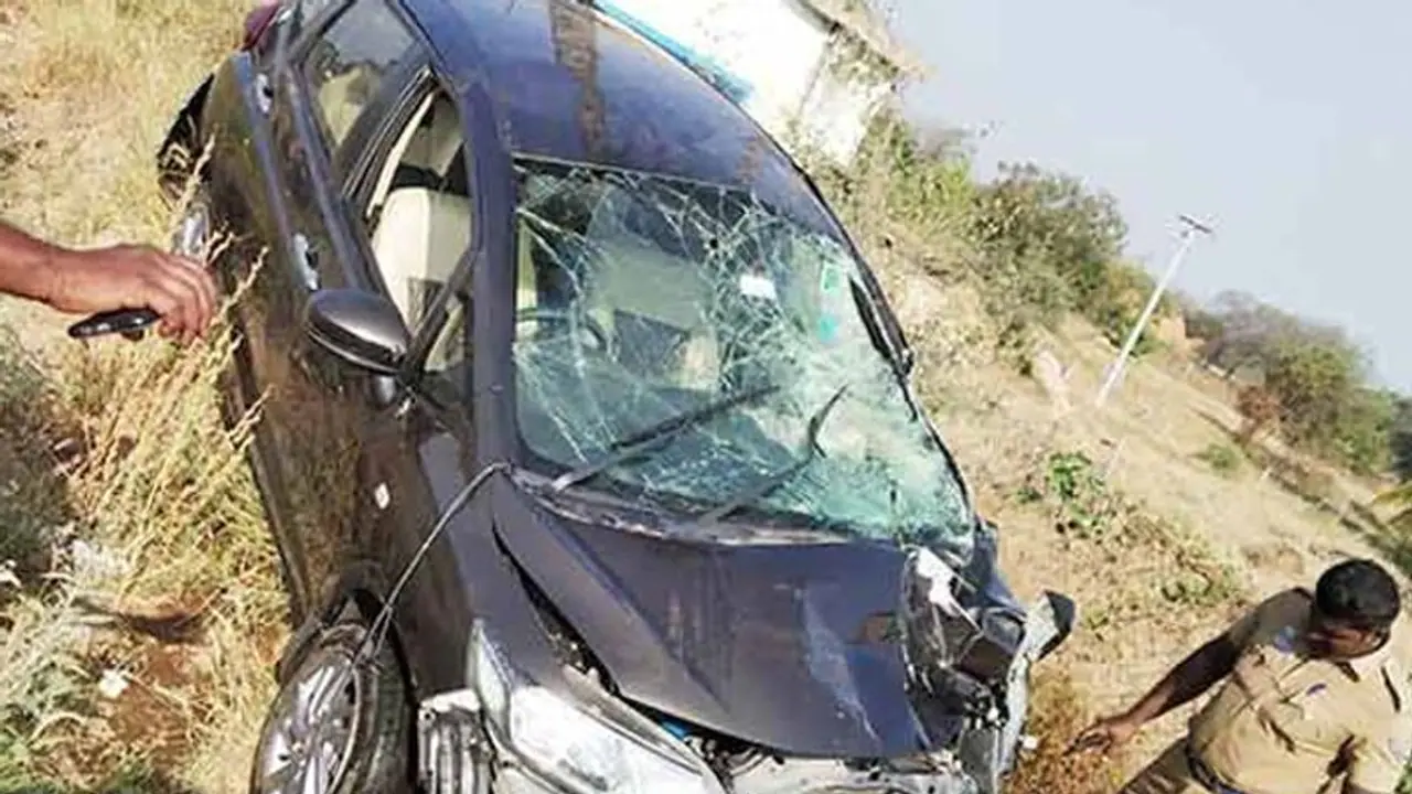 ஹாலிவுட் படம் ரேன்ஜில் கிணற்றுக்குள் தலைக்குப்புற கவிழ்ந்த கார்.... 3 பேர் உடல் நசுங்கி உயிரிழப்பு..! ஹாலிவுட் படம் ரேன்ஜில் கிணற்றுக்குள் தலைக்குப்புற கவிழ்ந்த கார்.... 3 பேர் உடல் நசுங்கி உயிரிழப்பு..!