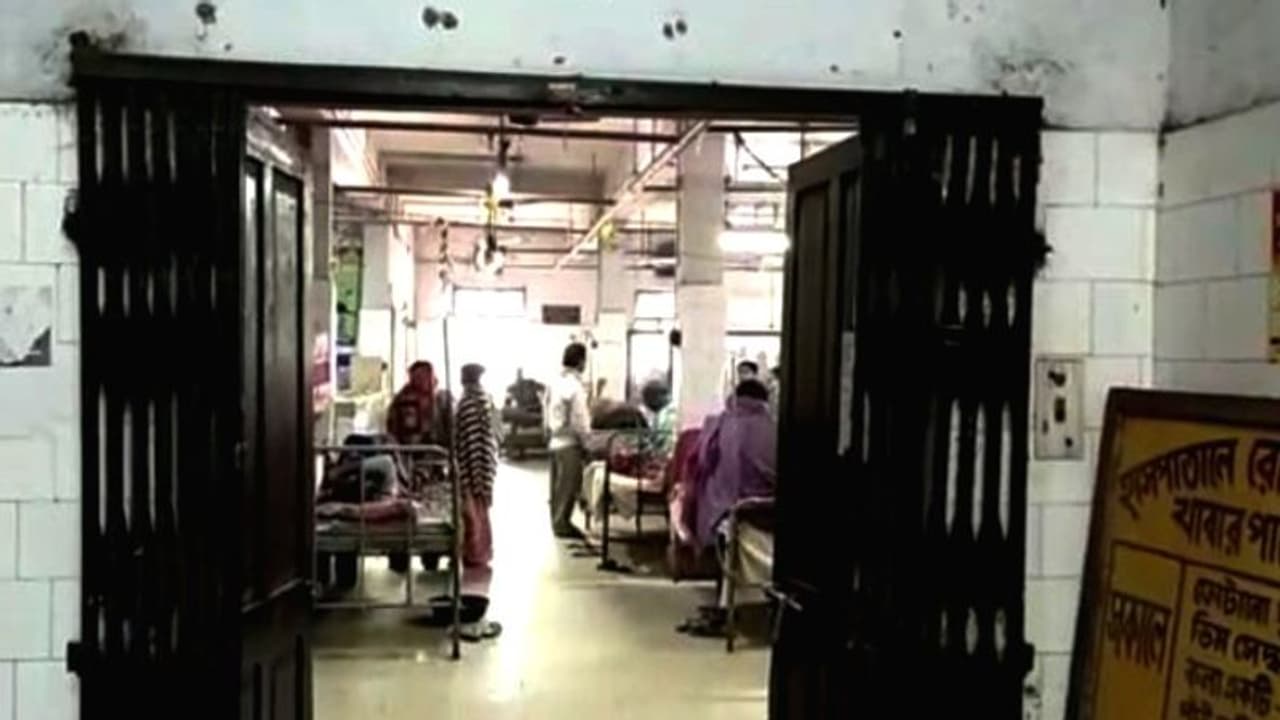 সম্পর্কে বাধা পরিবার, প্রেম দিবসের আগে আত্মহত্যার চেষ্টা যুগলের সম্পর্কে বাধা পরিবার, প্রেম দিবসের আগে আত্মহত্যার চেষ্টা যুগলের