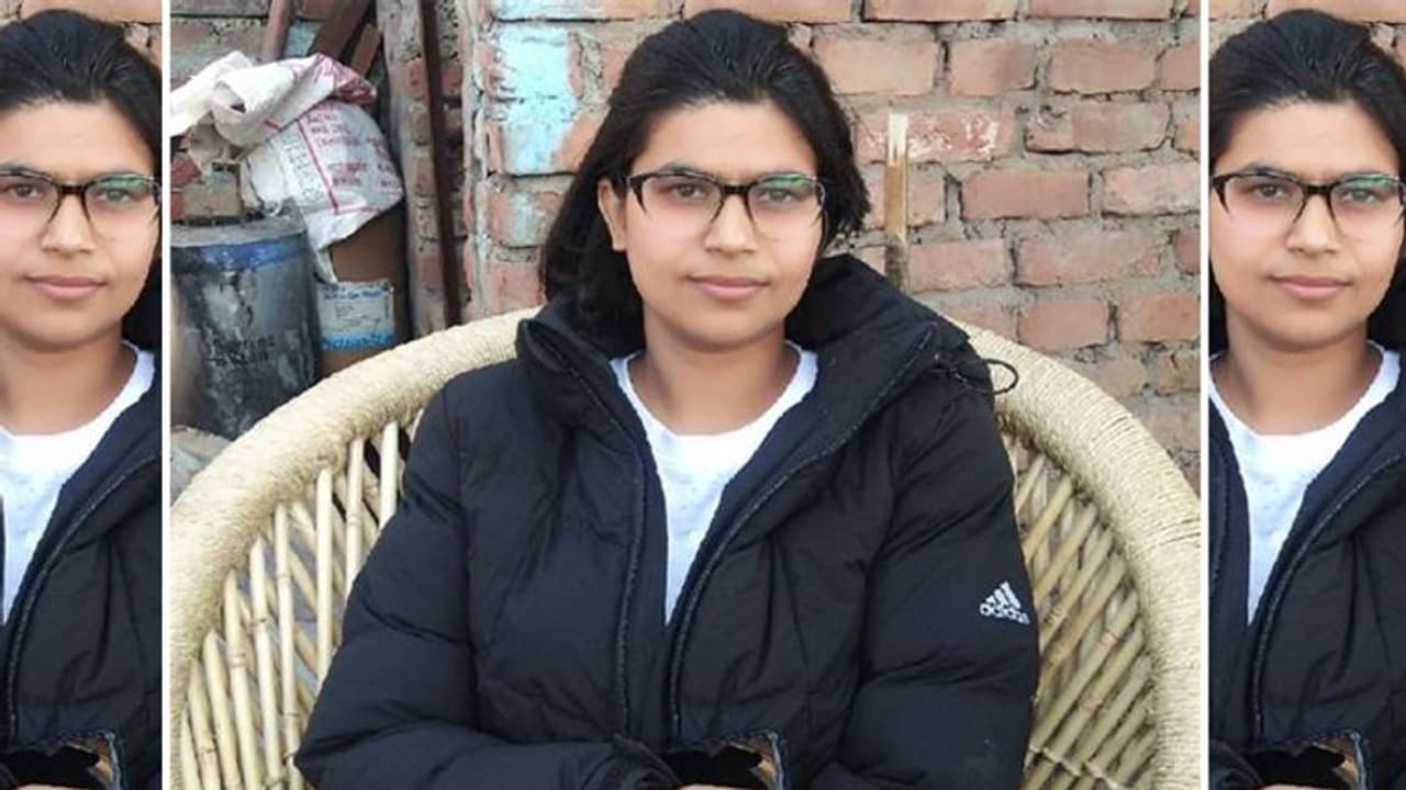 एग्जाम के पहले आग में जलकर राख हो गई थी झुग्गी, रोटियों के भी पड़े थे लाले, आज जज है ये लड़की एग्जाम के पहले आग में जलकर राख हो गई थी झुग्गी, रोटियों के भी पड़े थे लाले, आज जज है ये लड़की