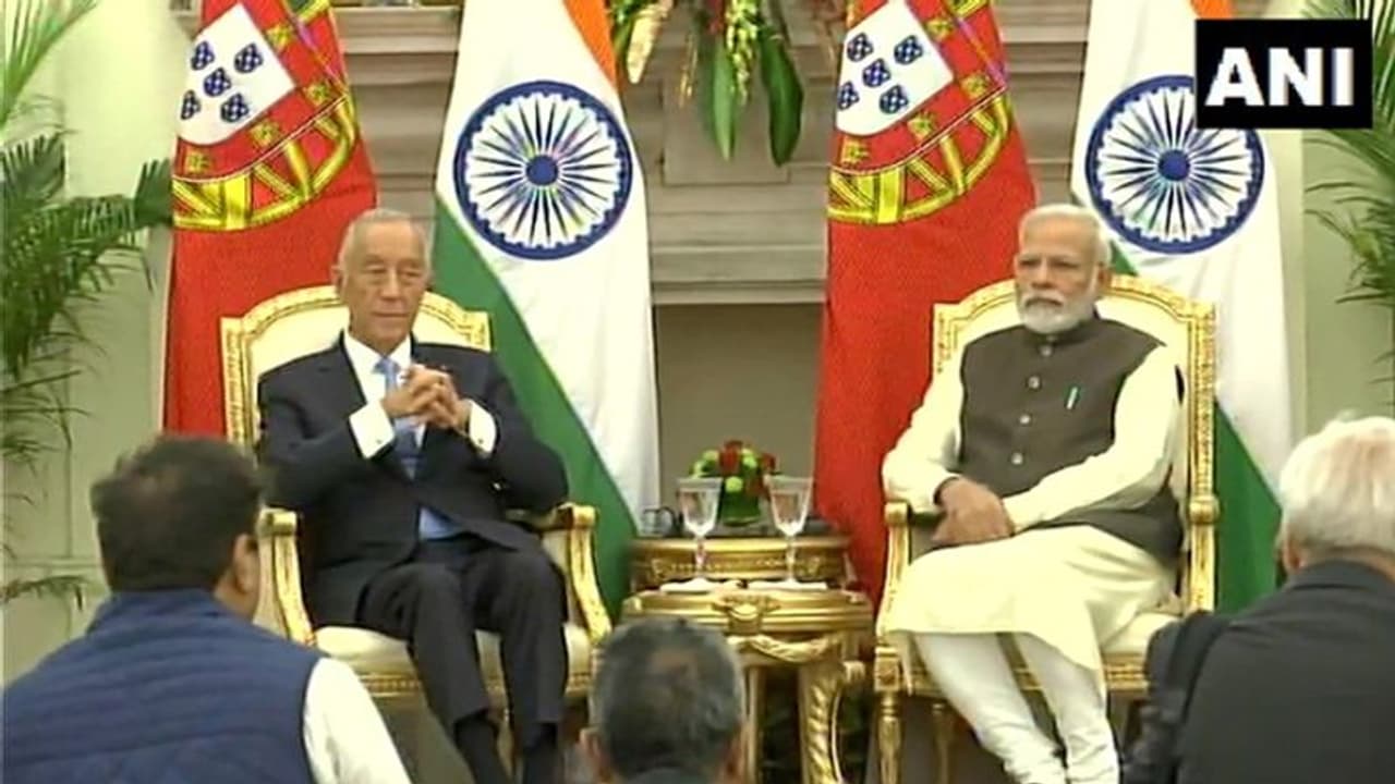 चार दिवसीय यात्रा पर भारत पहुंचे पुर्तगाली राष्ट्रपति, प्रधानमंत्री मोदी से की मुलाकात चार दिवसीय यात्रा पर भारत पहुंचे पुर्तगाली राष्ट्रपति, प्रधानमंत्री मोदी से की मुलाकात