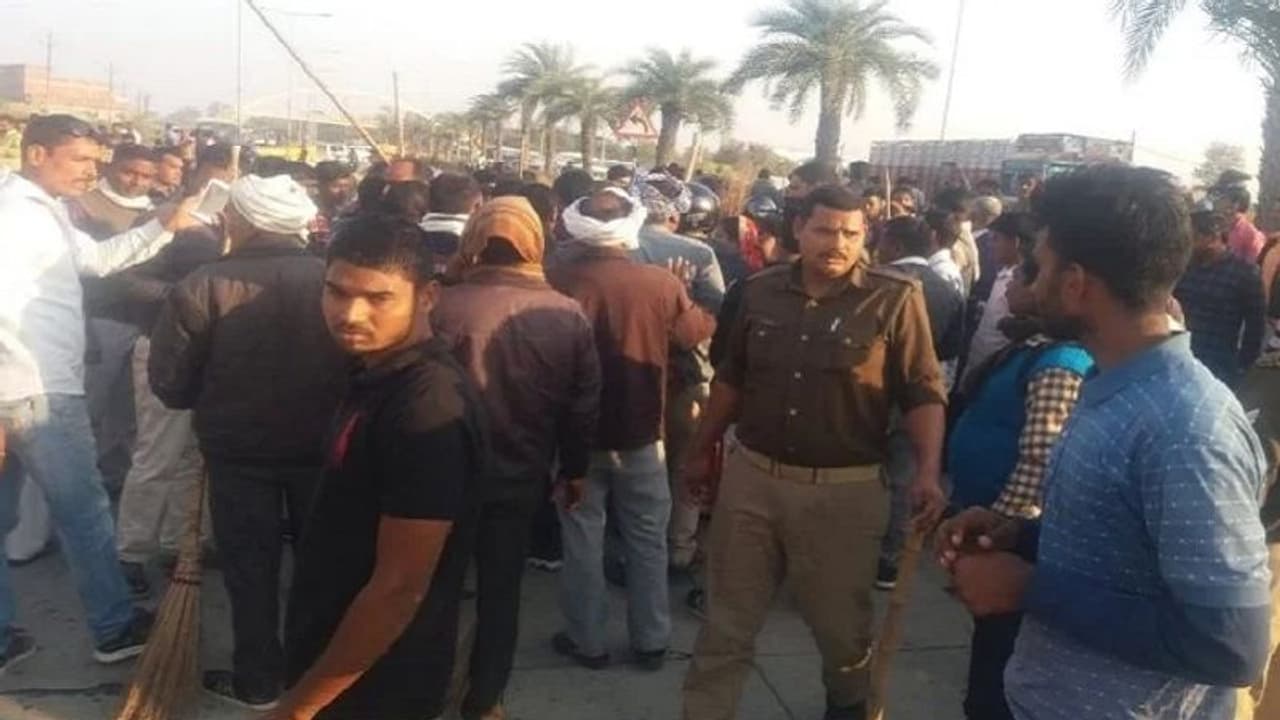 सफाईकर्मी को कार से कुचला, पीएम मोदी के आगमन की कर रहा था तैयारी सफाईकर्मी को कार से कुचला, पीएम मोदी के आगमन की कर रहा था तैयारी