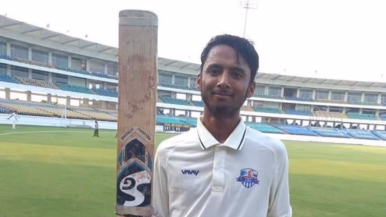 ರಣಜಿ ಟ್ರೋಫಿ: ಯುವಿ ರೀತಿಯಲ್ಲೇ ಕ್ಯಾನ್ಸರ್ ಗೆದ್ದು ಶತಕ ಸಿಡಿಸಿದ 18ರ ಪೋರ!