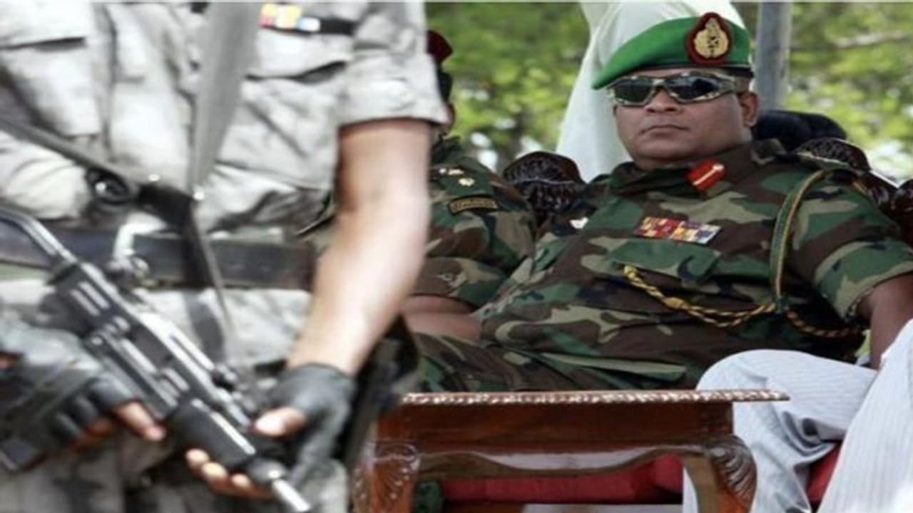 श्रीलंकाई सेना प्रमुख पर है युद्ध अपराध के आरोप, अमेरिका ने यात्रा पर लगाया प्रतिबंध श्रीलंकाई सेना प्रमुख पर है युद्ध अपराध के आरोप, अमेरिका ने यात्रा पर लगाया प्रतिबंध