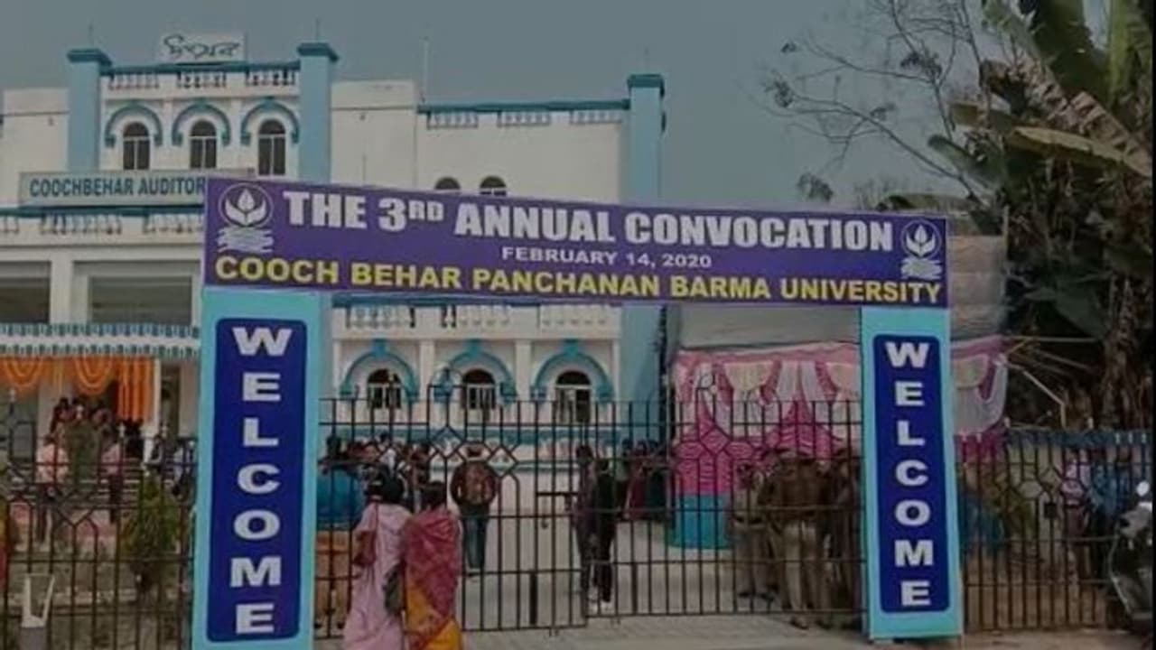 'ব্রাত্য' রাজ্যপাল, পঞ্চানন বর্মা বিশ্ববিদ্যালয়ের সমাবর্তনে হাজির তিন মন্ত্রী 'ব্রাত্য' রাজ্যপাল, পঞ্চানন বর্মা বিশ্ববিদ্যালয়ের সমাবর্তনে হাজির তিন মন্ত্রী