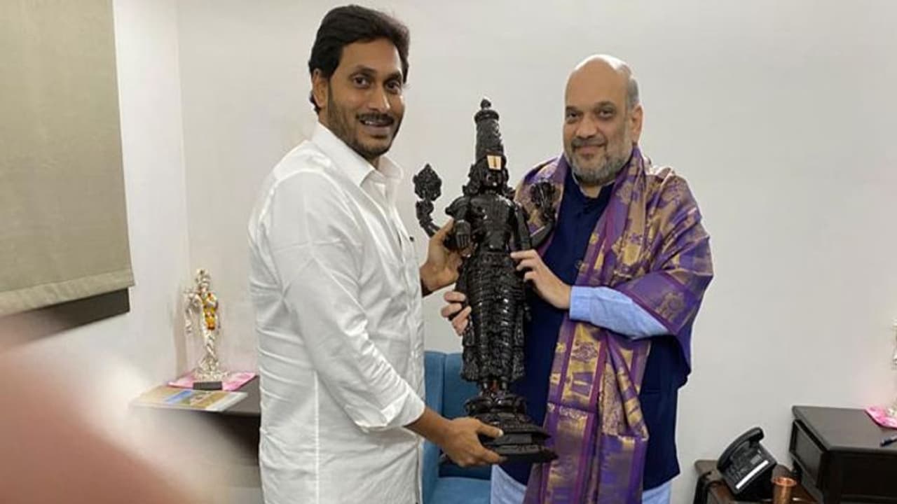 అమిత్ షాతో భేటీ: వైఎస్ జగన్ చెప్పిన విషయాలు ఇవే... అమిత్ షాతో భేటీ: వైఎస్ జగన్ చెప్పిన విషయాలు ఇవే...