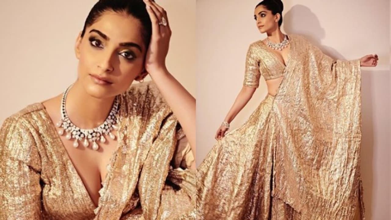 ഗോള്ഡന് നിറത്തിലുളള ലെഹങ്കയില് ഹോട്ടായി സോനം ഗോള്ഡന് നിറത്തിലുളള ലെഹങ്കയില് ഹോട്ടായി സോനം