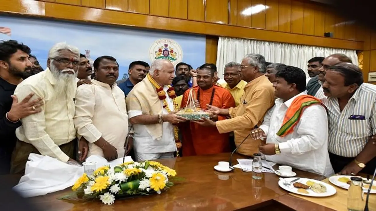 ಚಿತ್ರದುರ್ಗದ ಮೇದಾರ ಗುರುಪೀಠ ಟ್ರಸ್ಟ್ಗೆ 5 ಕೋಟಿ ನೆರವು: ಸಿಎಂ BSY ಚಿತ್ರದುರ್ಗದ ಮೇದಾರ ಗುರುಪೀಠ ಟ್ರಸ್ಟ್ಗೆ 5 ಕೋಟಿ ನೆರವು: ಸಿಎಂ BSY