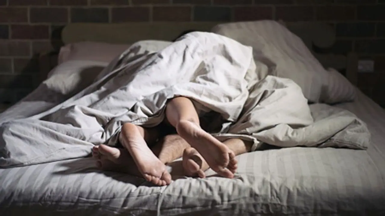 ಹೆಂಡತಿಯೊಂದಿಗಿನ ಸೆಕ್ಸ್ ರಹಸ್ಯ ಬಹಿರಂಗವಾಗಿಸಿದ ಸ್ಟಾರ್..ಇಂಥ ಮಾತಾಡೋಕೆ ಗುಂಡಿಗೆ ಬೇಕು! ಹೆಂಡತಿಯೊಂದಿಗಿನ ಸೆಕ್ಸ್ ರಹಸ್ಯ ಬಹಿರಂಗವಾಗಿಸಿದ ಸ್ಟಾರ್..ಇಂಥ ಮಾತಾಡೋಕೆ ಗುಂಡಿಗೆ ಬೇಕು!