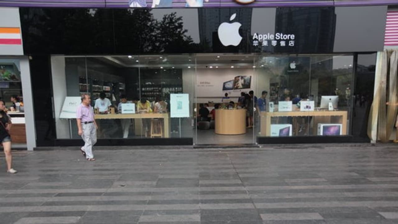 ആപ്പിളിന്റെ വരുമാനത്തെ കൊറോണ ബാധിക്കുന്നു; ചൈനയിലെ ഫാക്ടറികളില് സംഭവിക്കുന്നത് ആപ്പിളിന്റെ വരുമാനത്തെ കൊറോണ ബാധിക്കുന്നു; ചൈനയിലെ ഫാക്ടറികളില് സംഭവിക്കുന്നത്