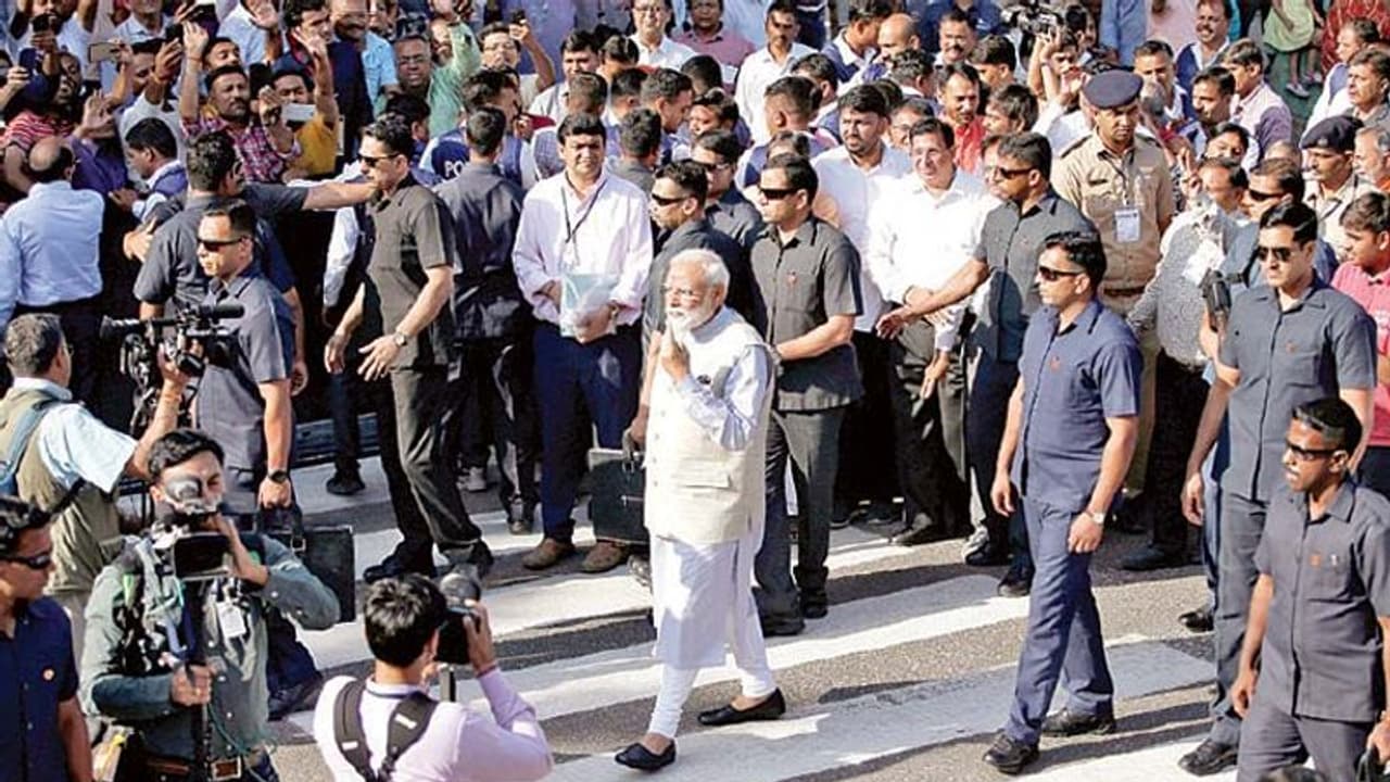 ಪ್ರಧಾನಿ ಮೋದಿ ಮೇಲೆ ಆತ್ಮಾಹುತಿ ದಾಳಿಗೆ ಸಂಚು, ಬೆದರಿಕೆ ಪತ್ರದ ಬೆನ್ನಲ್ಲೇ ಕೇರಳದಲ್ಲಿ ಹೈ ಅಲರ್ಟ್! ಪ್ರಧಾನಿ ಮೋದಿ ಮೇಲೆ ಆತ್ಮಾಹುತಿ ದಾಳಿಗೆ ಸಂಚು, ಬೆದರಿಕೆ ಪತ್ರದ ಬೆನ್ನಲ್ಲೇ ಕೇರಳದಲ್ಲಿ ಹೈ ಅಲರ್ಟ್!