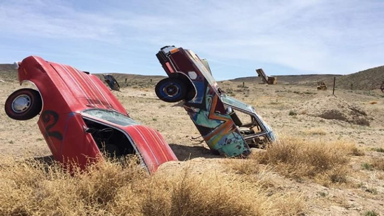 रात में जगमगा जाती है यह उजाड़ जगह, यहां होती है कारों की खेती रात में जगमगा जाती है यह उजाड़ जगह, यहां होती है कारों की खेती