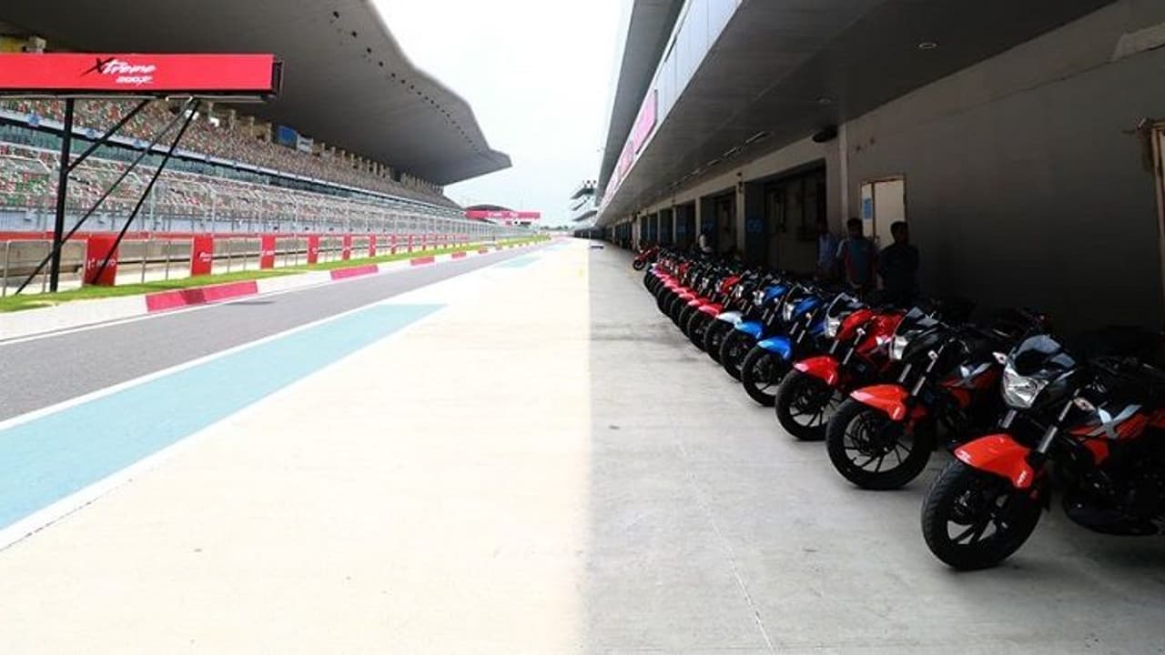 ಬುದ್ಧ್ ಸರ್ಕ್ಯೂಟ್ನಲ್ಲಿ ಮೊದಲ ಮೋಟೋ ಜಿಪಿಗೆ ಸಿದ್ಧತೆ: ನೀವು ತಿಳಿದುಕೊಳ್ಳಬೇಕಿರೋ ಮಾಹಿತಿ ಇಲ್ಲಿದೆ.. ಬುದ್ಧ್ ಸರ್ಕ್ಯೂಟ್ನಲ್ಲಿ ಮೊದಲ ಮೋಟೋ ಜಿಪಿಗೆ ಸಿದ್ಧತೆ: ನೀವು ತಿಳಿದುಕೊಳ್ಳಬೇಕಿರೋ ಮಾಹಿತಿ ಇಲ್ಲಿದೆ..