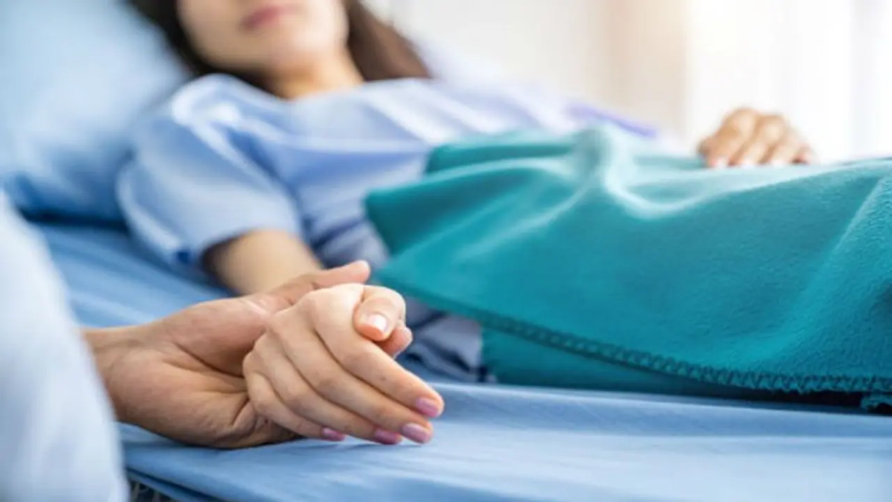 దారుణం:ఇద్దరు భార్యలతో కలిసి ఉంటానని... కత్తితో పొడిచాడు దారుణం:ఇద్దరు భార్యలతో కలిసి ఉంటానని... కత్తితో పొడిచాడు