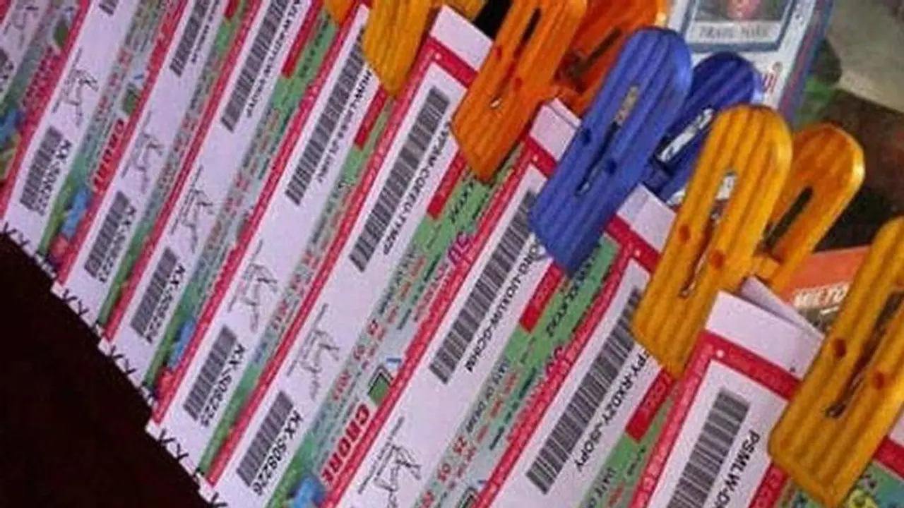 അക്ഷയ എകെ 435 ലോട്ടറി ഫലം പ്രഖ്യാപിച്ചു; ഒന്നാം സമ്മാനം 70 ലക്ഷം രൂപ അക്ഷയ എകെ 435 ലോട്ടറി ഫലം പ്രഖ്യാപിച്ചു; ഒന്നാം സമ്മാനം 70 ലക്ഷം രൂപ