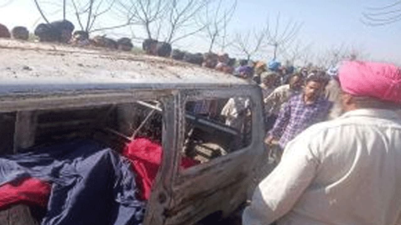 বেআইনি গাড়িতেই যাতায়াত, পঞ্জাবে জীবন্ত দগ্ধ চার পড়ুয়া বেআইনি গাড়িতেই যাতায়াত, পঞ্জাবে জীবন্ত দগ্ধ চার পড়ুয়া