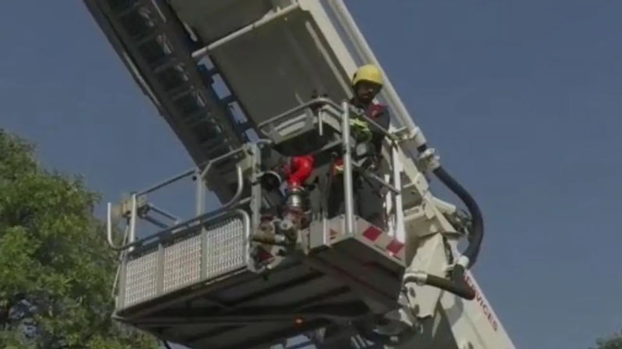 আগুন নেভাবে এবার রোবট, শহরে এল নতুন প্রযুক্তি