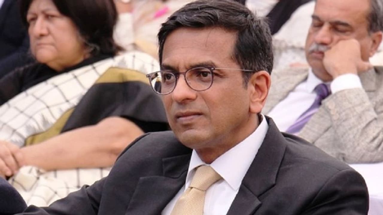 కోర్టులపై తీవ్ర భారం పడుతోంది సుప్రీంకోర్టు న్యాయమూర్తి జస్టిస్ డీ వై చంద్రచూడ్