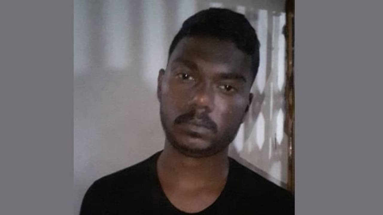 മാവേലിക്കരയില് പ്രായപൂർത്തിയാകാത്ത പെൺകുട്ടിയെ പീഡിപ്പിച്ചയാൾ അറസ്റ്റിൽ മാവേലിക്കരയില് പ്രായപൂർത്തിയാകാത്ത പെൺകുട്ടിയെ പീഡിപ്പിച്ചയാൾ അറസ്റ്റിൽ