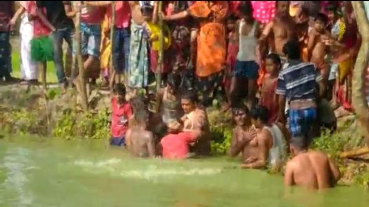 তুকতাকে প্রাণ গেল চার বছরের শিশুর, তবু কুসংস্কারেই আস্থা গোটা গ্রামের তুকতাকে প্রাণ গেল চার বছরের শিশুর, তবু কুসংস্কারেই আস্থা গোটা গ্রামের