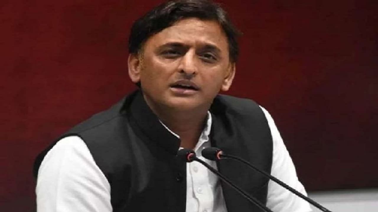 'യുപി സർക്കാർ ആശുപത്രികളില്‍ മൊബൈല്‍ അനുവദിക്കാത്തത് മോശം അവസ്ഥ മറയ്ക്കാൻ': അഖിലേഷ് യാദവ്