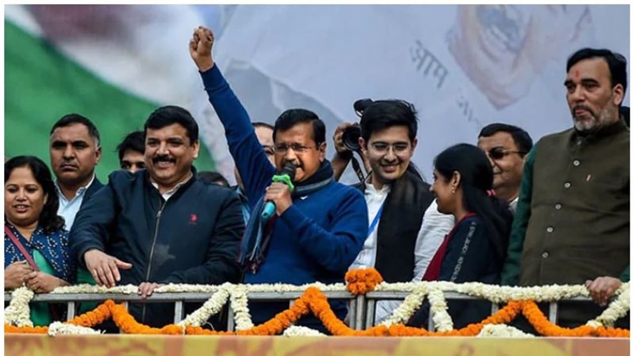 'വരൂ, നിങ്ങളുടെ മകനെ അനുഗ്രഹിക്കൂ'; ദില്ലിയിലെ ജനങ്ങളോട് കെജ്രിവാള് 'വരൂ, നിങ്ങളുടെ മകനെ അനുഗ്രഹിക്കൂ'; ദില്ലിയിലെ ജനങ്ങളോട് കെജ്രിവാള്