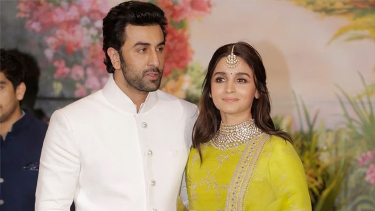 పెళ్లి రూమర్స్ పై క్లారిటీ ఇచ్చిన RRR బ్యూటీ పెళ్లి రూమర్స్ పై క్లారిటీ ఇచ్చిన RRR బ్యూటీ