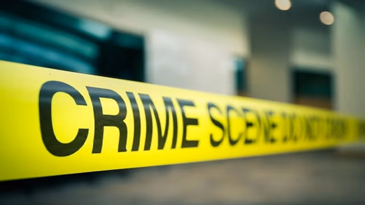 కోడి కోసం గొడవ... కొడుకును చంపిన తండ్రి కోడి కోసం గొడవ... కొడుకును చంపిన తండ్రి