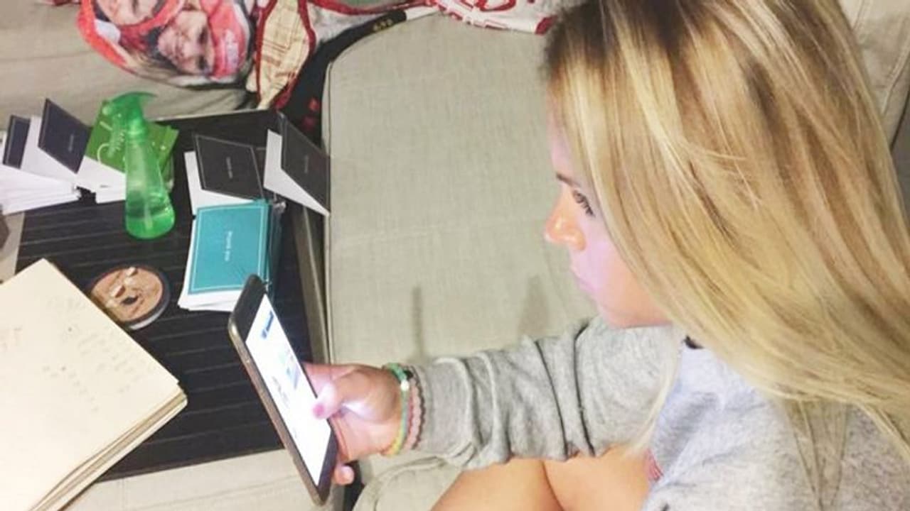 क्या गर्लफ्रेंड बार बार करती है ब्लॉक, हो सकती हैं इसकी ये 5 वजहें क्या गर्लफ्रेंड बार बार करती है ब्लॉक, हो सकती हैं इसकी ये 5 वजहें