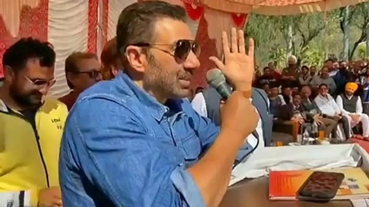 నా కన్నా గొప్పవాడు లేడు.. ఎంపీ సన్నీడియోల్ షాకింగ్ కామెంట్స్ నా కన్నా గొప్పవాడు లేడు.. ఎంపీ సన్నీడియోల్ షాకింగ్ కామెంట్స్