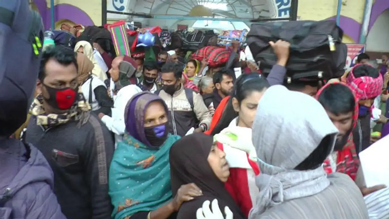 উরুষ উৎসবেও করোনার ছায়া, মেদিনীপুর পৌঁছতেই বাংলাদেশিদের স্বাস্থ্য় পরীক্ষা উরুষ উৎসবেও করোনার ছায়া, মেদিনীপুর পৌঁছতেই বাংলাদেশিদের স্বাস্থ্য় পরীক্ষা