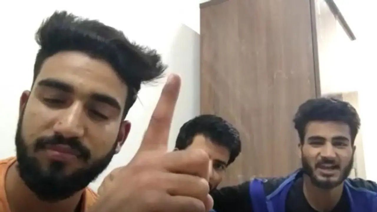 3 कश्मीरी छात्रों को जुडिशियल कस्टडी में भेजा, पाकिस्तान के पक्ष में नारे लगाने का आरोप 3 कश्मीरी छात्रों को जुडिशियल कस्टडी में भेजा, पाकिस्तान के पक्ष में नारे लगाने का आरोप