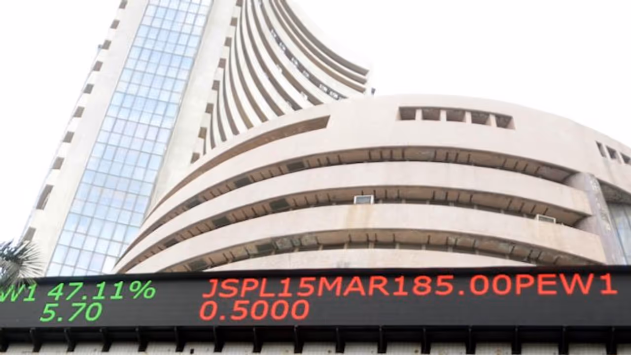 Equity indices fall by 0.5%, banking stocks among worst hit
