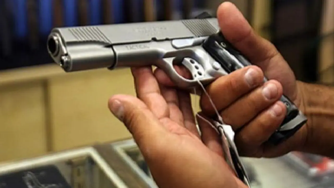 10वीं की छात्रा ने गोली मारकर की खुदकुशी, पिता है रक्षामंत्री पीएसओ 10वीं की छात्रा ने गोली मारकर की खुदकुशी, पिता है रक्षामंत्री पीएसओ