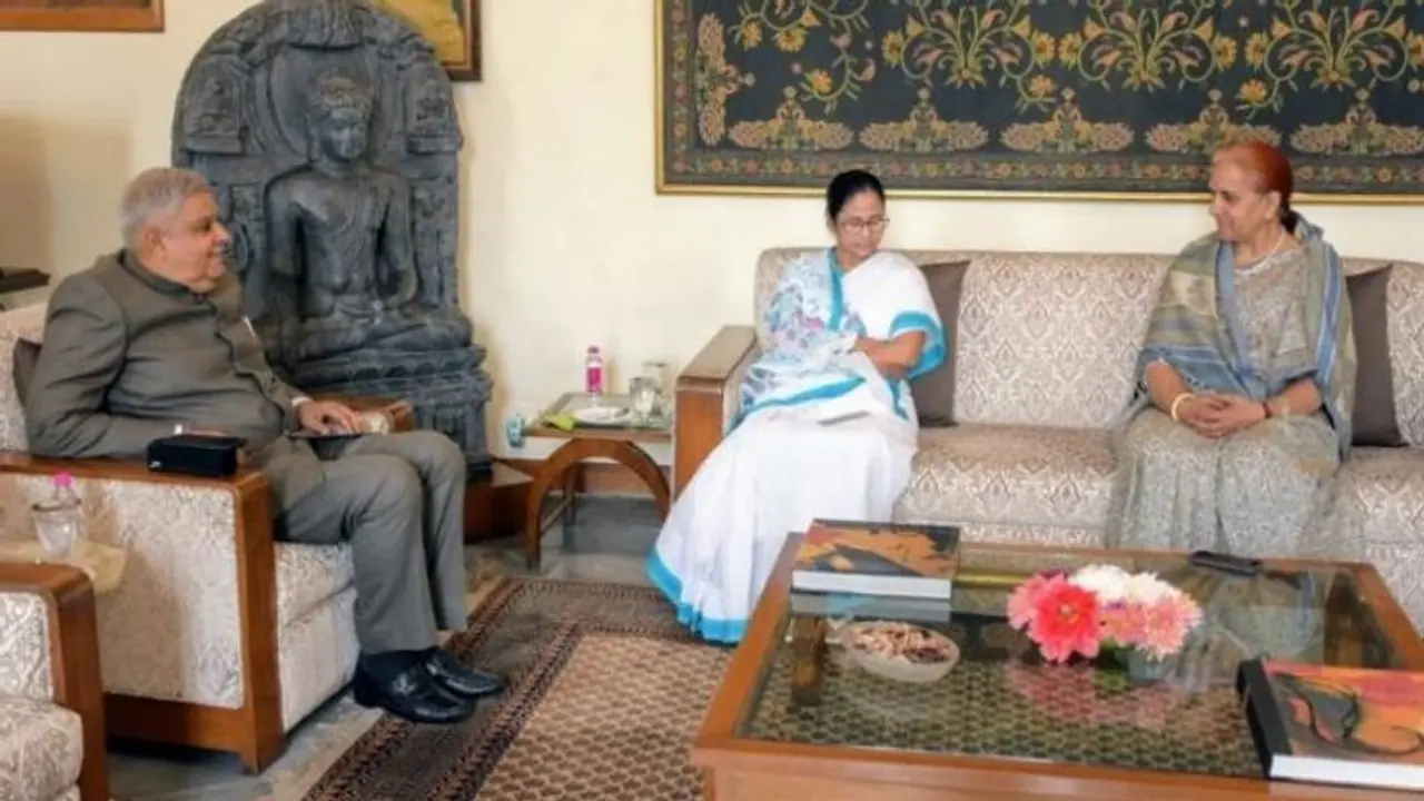 মুখ্যমন্ত্রী রাজভবন ছাড়ার পরই টুইট রাজ্যপালের, কেমন হল বৈঠক মুখ্যমন্ত্রী রাজভবন ছাড়ার পরই টুইট রাজ্যপালের, কেমন হল বৈঠক