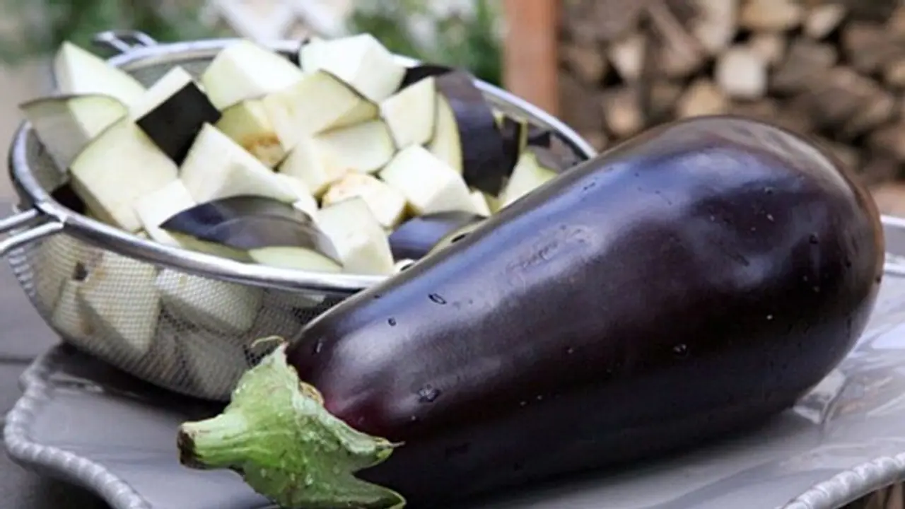 দৃষ্টিশক্তি বাড়ানো থেকে ব্লাড সুগার নিয়ন্ত্রণ সবেতেই ম্যাজিক করতে পারে বেগুন দৃষ্টিশক্তি বাড়ানো থেকে ব্লাড সুগার নিয়ন্ত্রণ সবেতেই ম্যাজিক করতে পারে বেগুন