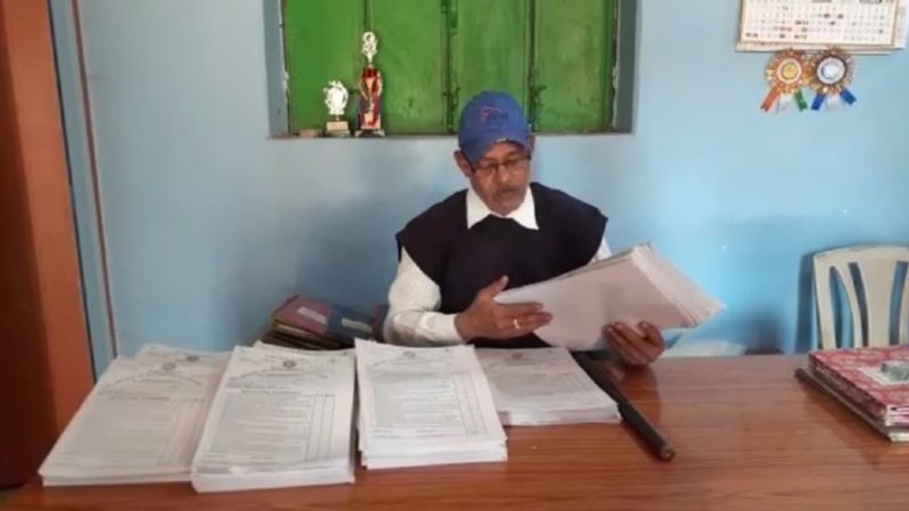 'স্পর্শকাতর' পরীক্ষাকেন্দ্রের বাইরে ১৪৪ ধারা, মাধ্যমিকে বিশেষ ব্যবস্থা জেলা প্রশাসনের