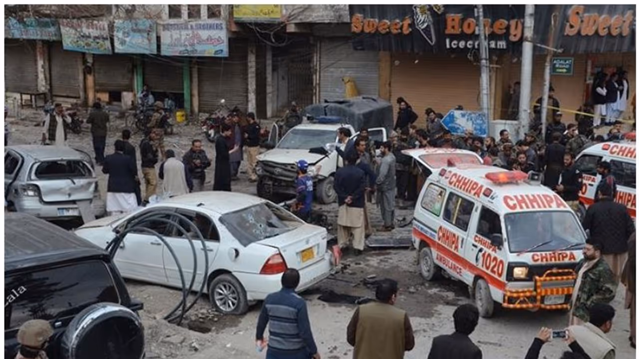പാകിസ്ഥാനില്‍ റാലിക്ക് നേരെ ചാവേര്‍ ആക്രമണം; ഏഴ് പേര്‍ കൊല്ലപ്പെട്ടു; നിരവധി പേര്‍ക്ക് പരിക്ക്