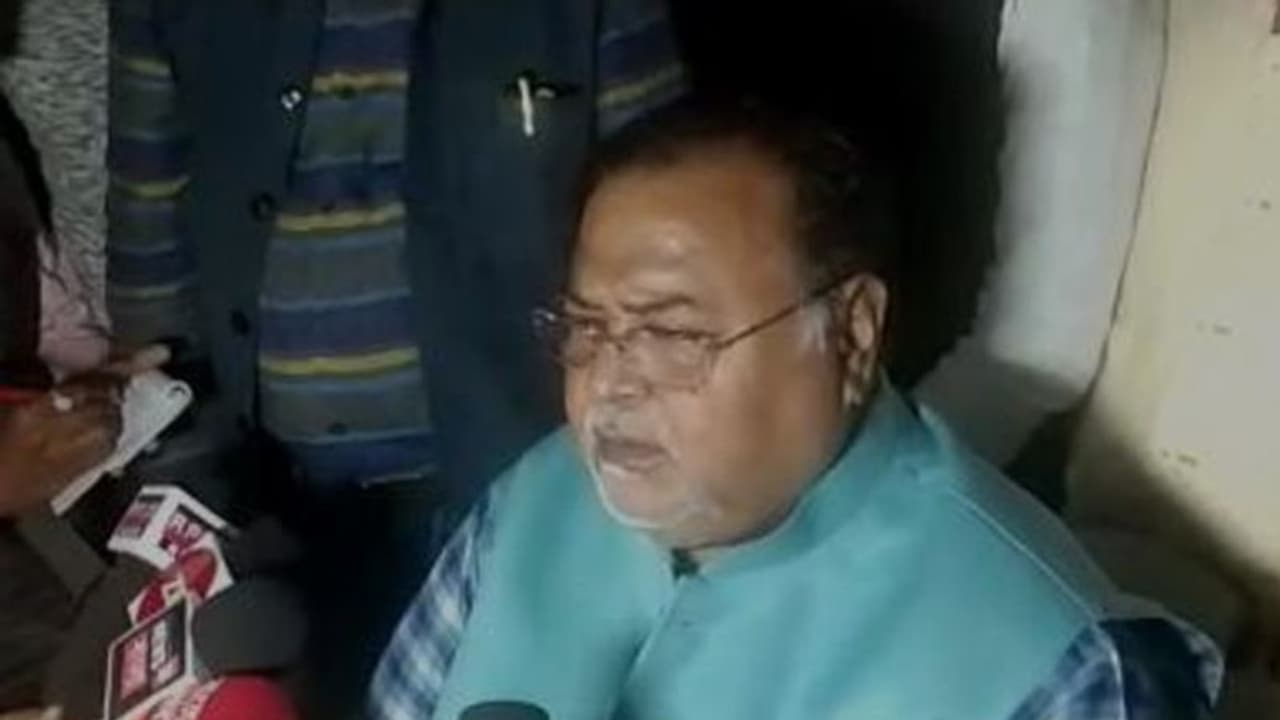 কলেজে প্রথম বর্ষের ক্লাস শুরু ১ ডিসেম্বর থেকে, জানিয়েছেন পার্থ চট্টোপাধ্যায় কলেজে প্রথম বর্ষের ক্লাস শুরু ১ ডিসেম্বর থেকে, জানিয়েছেন পার্থ চট্টোপাধ্যায়