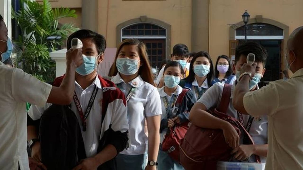 कोरोना के खौफ से सहमी दुनिया, दिल्ली में बायोमेट्रिक अटेंडेंस बंद, जापान में फंसे है 138 भारतीय कोरोना के खौफ से सहमी दुनिया, दिल्ली में बायोमेट्रिक अटेंडेंस बंद, जापान में फंसे है 138 भारतीय